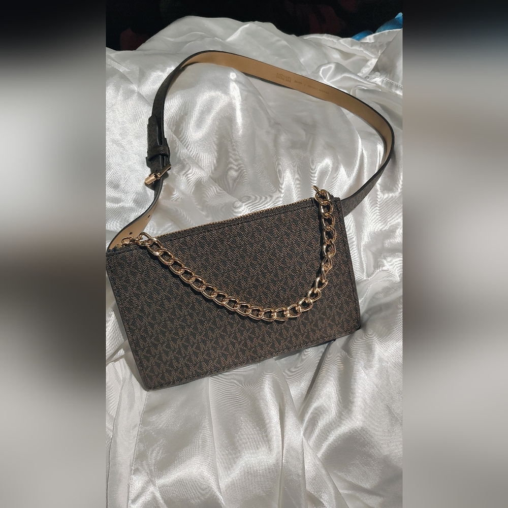 Michael Kors Brown Crossbody Bag Chic and Versatile - Picture 2 of 9